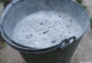 wood ash - galvanised bucket