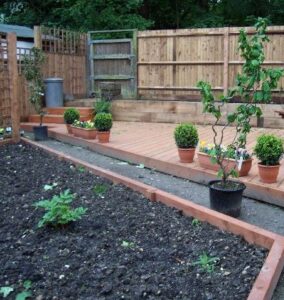 decking, raised beds, fencing, garden steps ,topiary, shirley, Croydon garden design